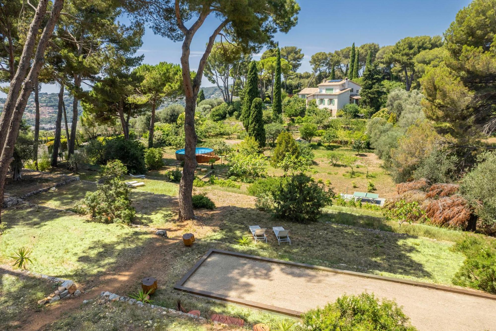 Domaine Des Encourdoules Guest house *