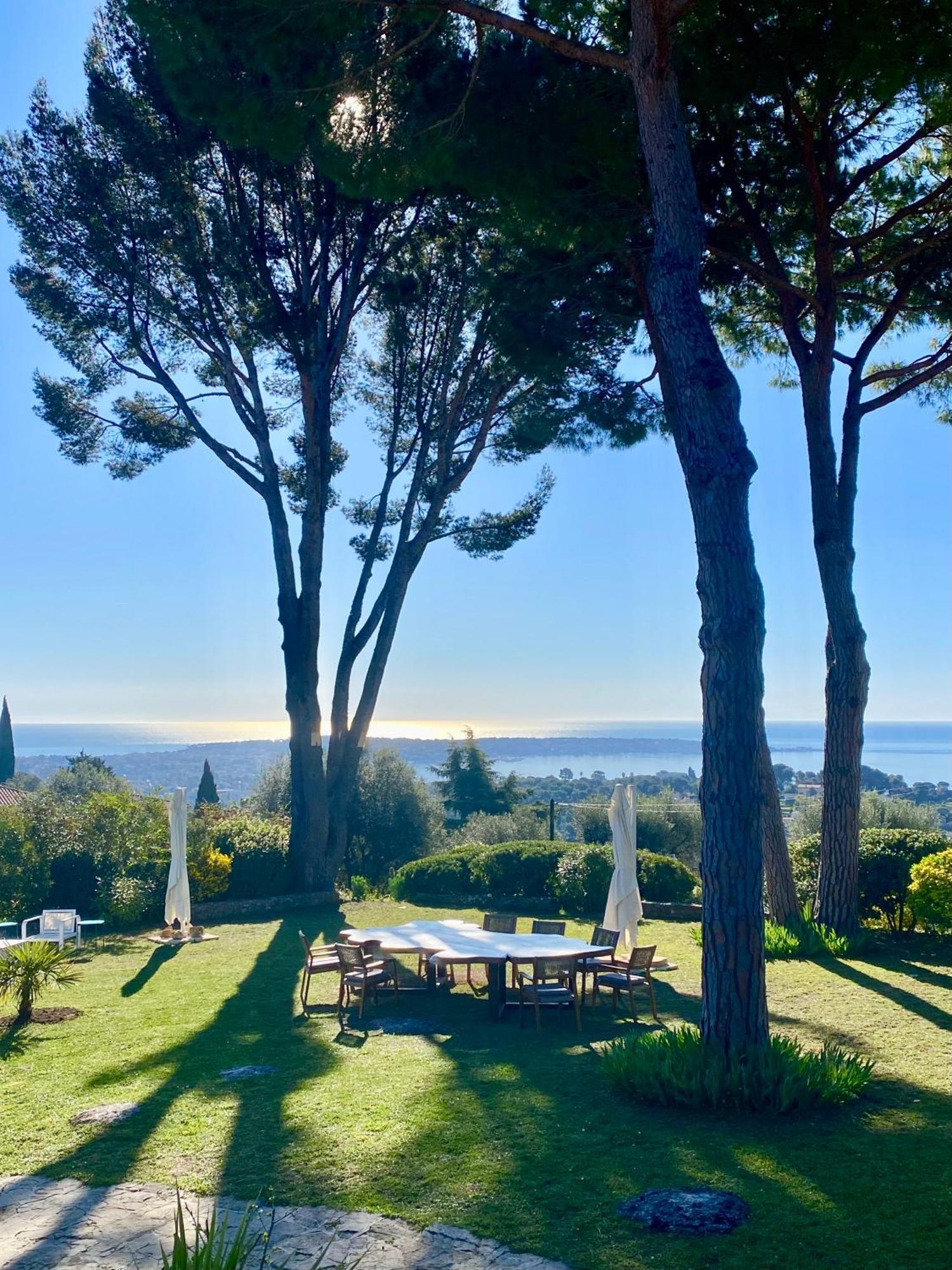 Domaine Des Encourdoules Guest house *